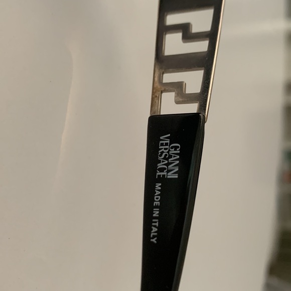 Versace - Picture 5 of 5